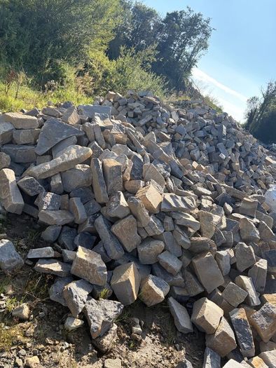 Building stone