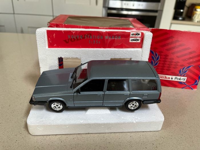 Volvo 760 GL Station Wagon 1/25 Polistil