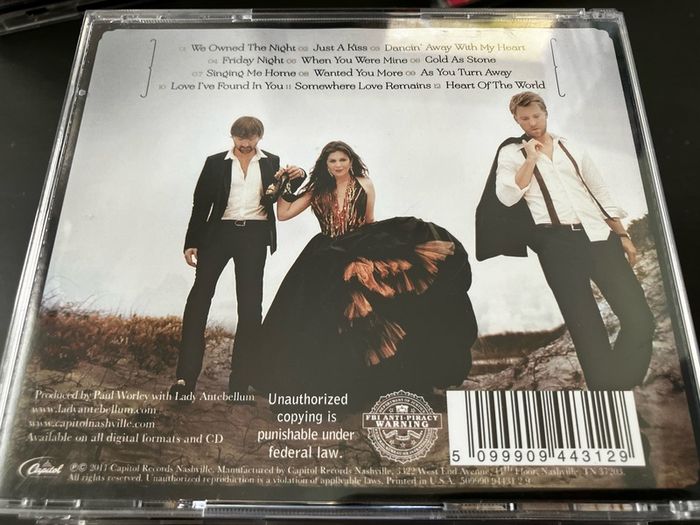 Lady Antebellum - own the night    CD