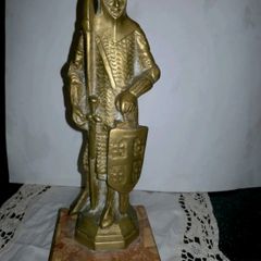 Godefroy of Bouillon heavy brass statue on red marble