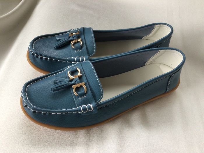 Ladies Brand New Blue Leather Moccasin Shoes Size 8 or 42