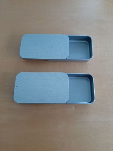 Little metal tin