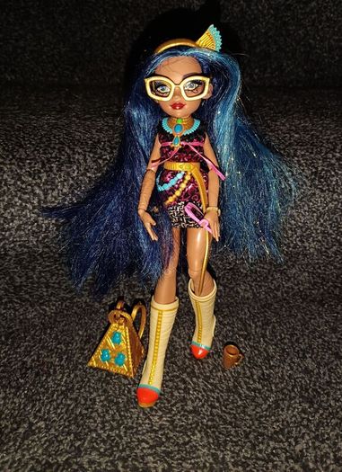 Monster high dolls