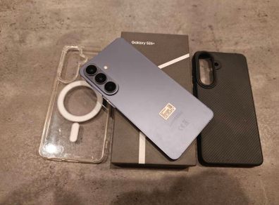 Samsung Galaxy S26+ 256gb Factory Unlocked, as new, boxed and 2 cases