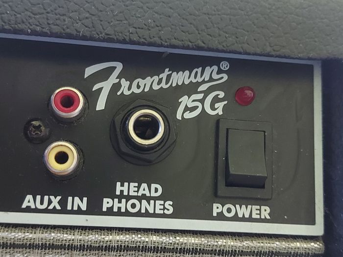 FENDER Frontman 15G Guitar Amp in excellent like new condition, working great