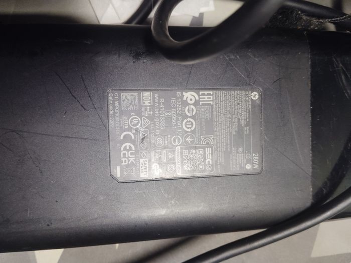Charger hp pavilion 15 280W works perfect
