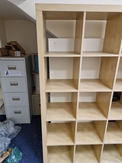 shelving unit