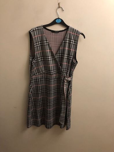 Quiz dress (size 16)