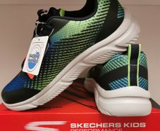 Boy's runners NEW size UK 5