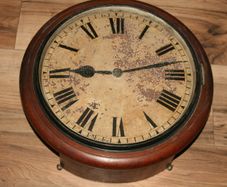 Vintage Wall Clock (unusual mechanism)(not working)
