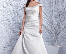 Gorgeous ivory wedding dress 14