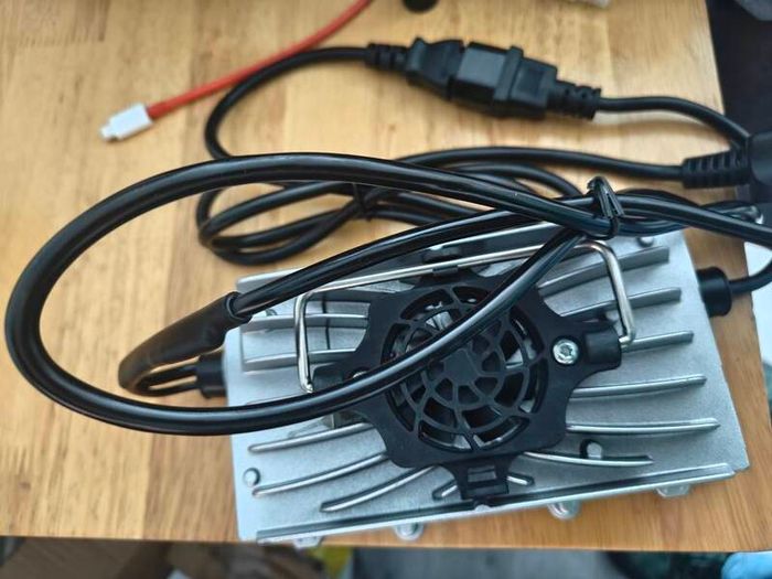 Noblelift PTE20Q2-A charger
