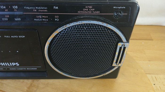 Vintage Philips D7182 Radio Cassette Recorder 3-Band FM/MW/LW Retro 1980s
