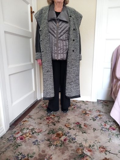 "Erre" Genuine Leather Coat Black.  Fully Lined  With Mohair/Wool/Acry.  Made in Italy