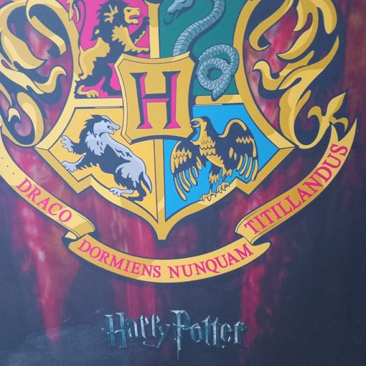 Large 80 x 60 Vintage Harry Potter Canvas "Hogwarts Crest"