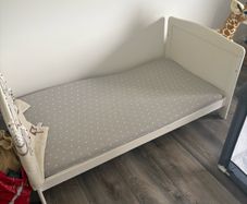 Cot bed