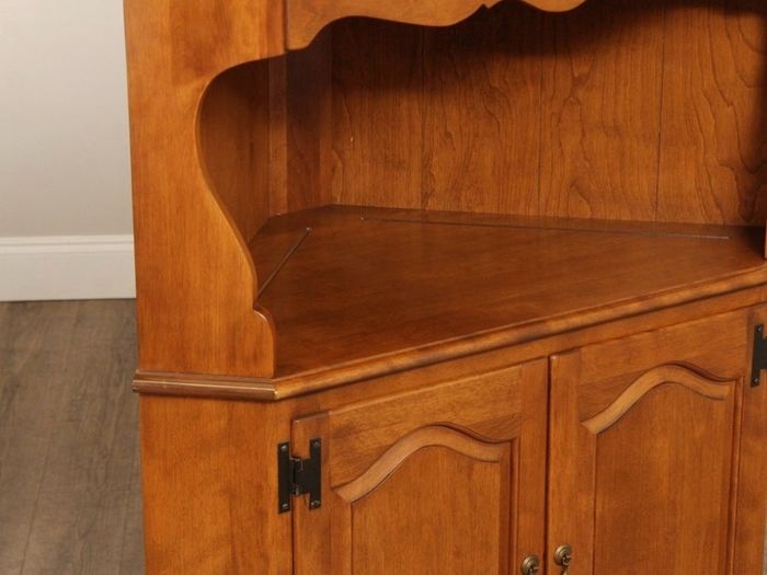 Corner Cabinet Ethan Allen Heirloom Maple Corner Cabinet