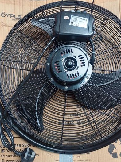 Can post 18"industrial stand fan