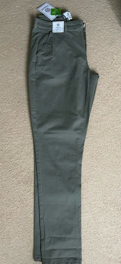 Tog 24 chinos BNWT