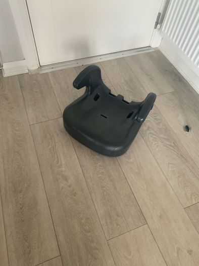 Baby Cot and car seat