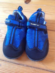 Size 10 (28) Swim Shoes