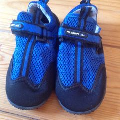 Size 10 (28) Swim Shoes