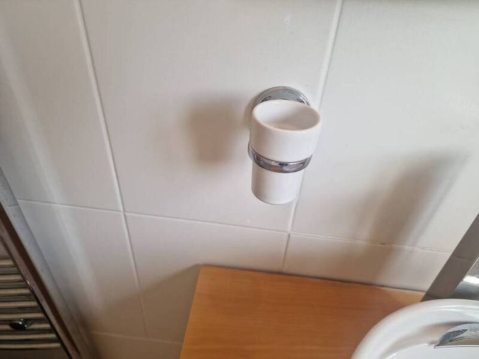 bathroom sink unit, accessories, mirror with lights