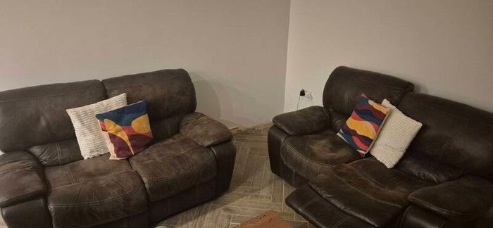 Recliner 2 sofas in leather