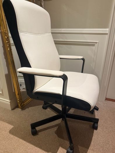 desk chair
