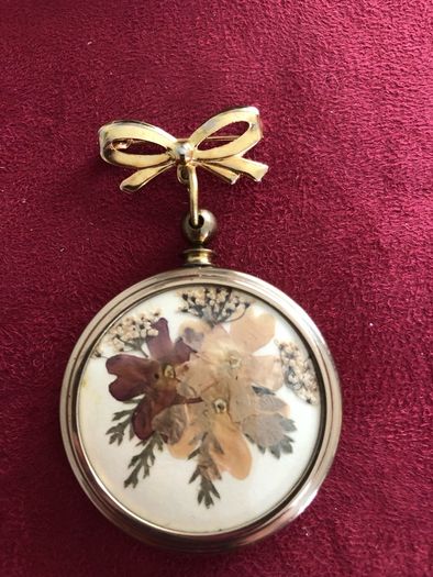 brooch