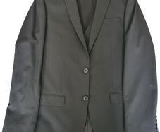 Mens suit. River Island.