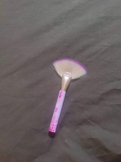 makeup brush