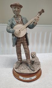 Banjo Bill Figurine