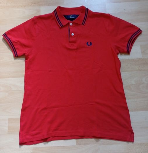Fred Perry T-shirt (( Size S))