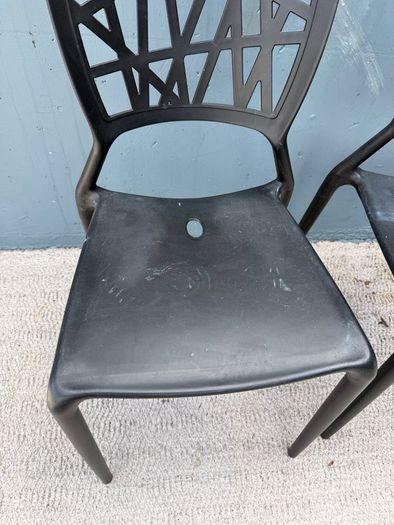 Set of 4 Black Modern Plastic Dining/ Stacking Chairs