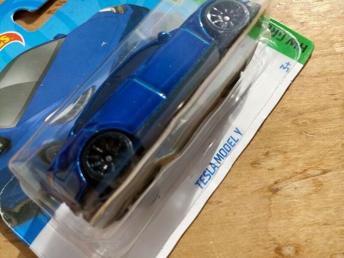 Hot Wheels Tesla Model Y Blue