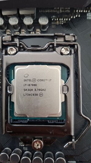 ASUS ROG Maximus X Hero Motherboard + Intel Core i7-8700K CPU Bundle