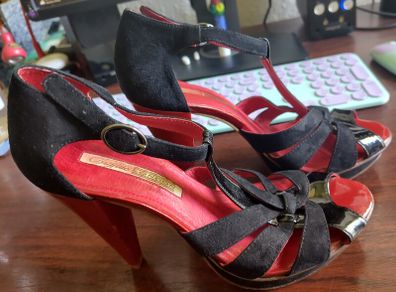 Buffalo London Black Platform Sandals (Size 6)