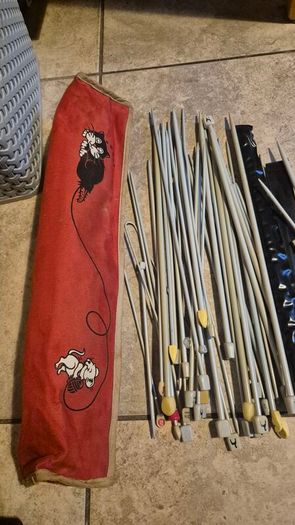 knitting needles