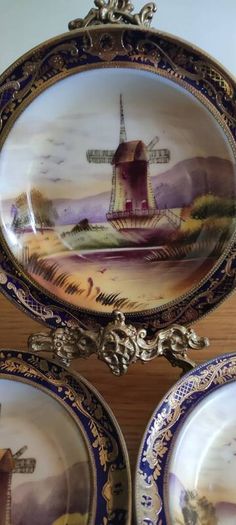 Antique fine Japanese porcelain, 5 bowl plates hand painted with liquid gold in Japan in the 1930s