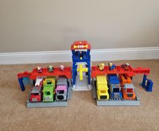 PAW Patrol Big Truck Pups Truck Stop HQ