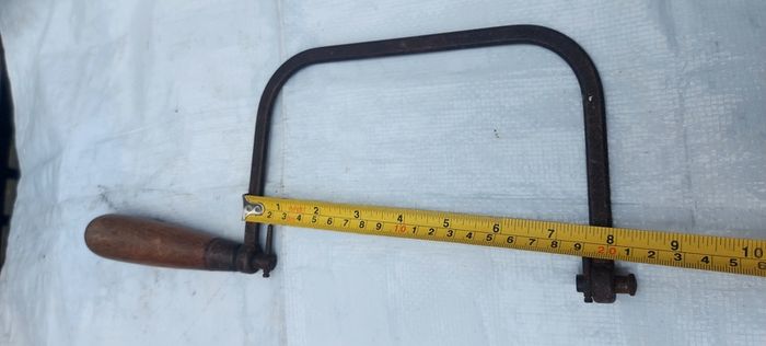Vintage coping saw,,used condition, see pictures for condition, buyer collects or pays postage thank you sold as is,