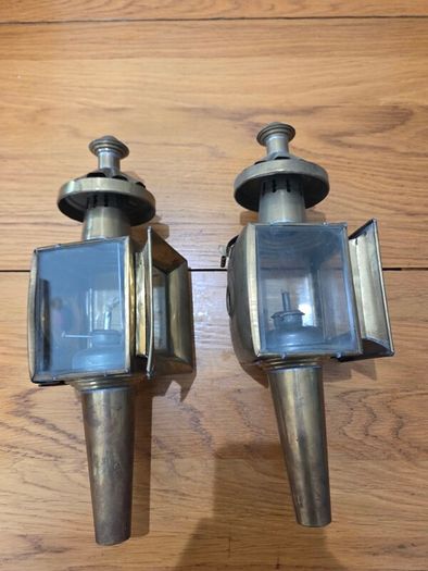 Carrige lamps