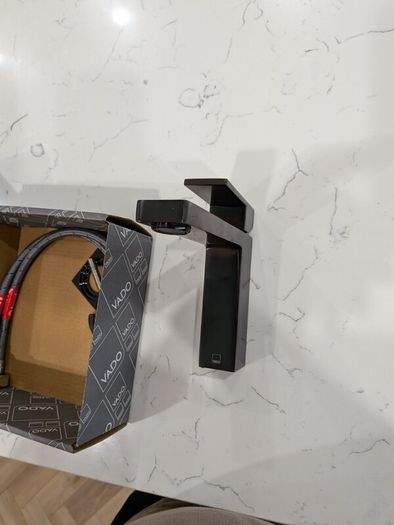VADO Slim Mono Basin Mixer Tap