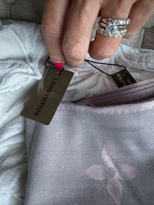 Louis Vuitton scarf silver & pink