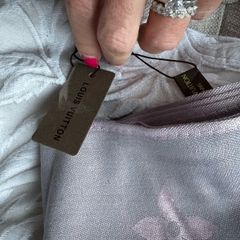Louis Vuitton scarf silver & pink