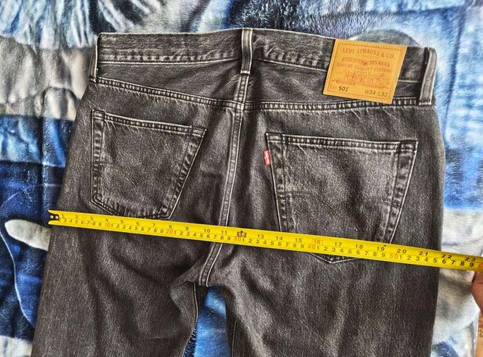 Levi's black jeans