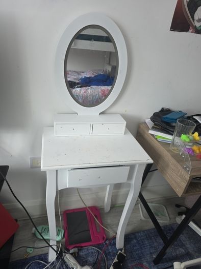 dressing table