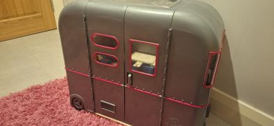 Our Generation camper caravan+doll+salon chair
