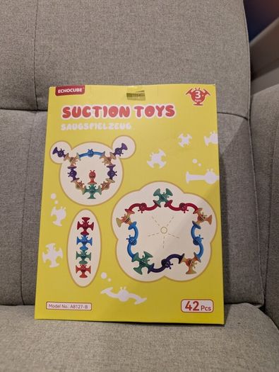 Suction bath toys